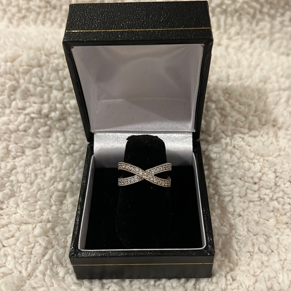 Criss Cross Ring